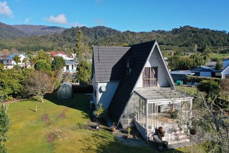 Photo of property in 32 Fraser Street, Ross, 7812