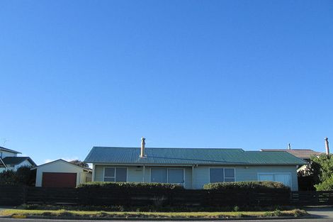 Photo of property in 108 Marine Parade, Otaki Beach, Otaki, 5512