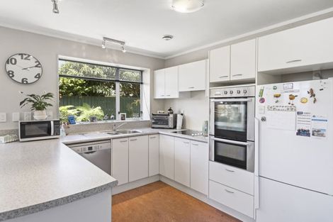 Photo of property in 63 The Drive, Tawa, Wellington, 5028