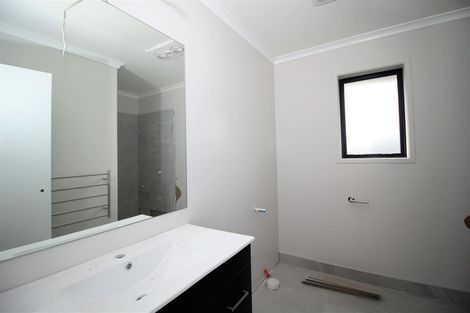 Photo of property in 21 Kaurinui Crescent, One Tree Point, 0118