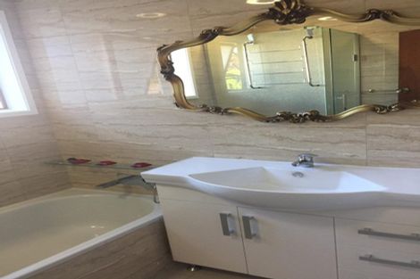 Photo of property in 9 Gilbass Avenue, Hamilton Lake, Hamilton, 3204