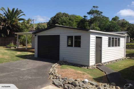 Photo of property in 11 Stack Road, Port Waikato, Tuakau, 2695