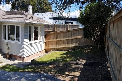 Photo of property in 18 Tonkin Drive, Sunnynook, Auckland, 0620
