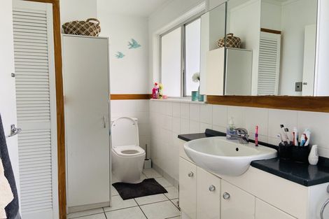 Photo of property in 16 Kirby Street, Glendene, Auckland, 0602