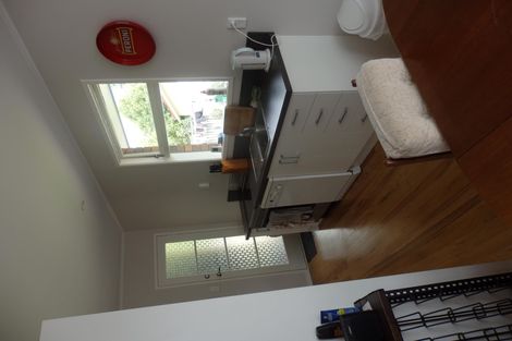 Photo of property in 281 Shakespeare Street, Leamington, Cambridge, 3432