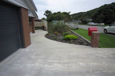 Photo of property in 10 Arum Road, Karoro, Greymouth, 7805