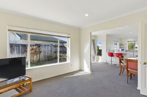 Photo of property in 4 Monterosso Place, Paraparaumu Beach, Paraparaumu, 5032
