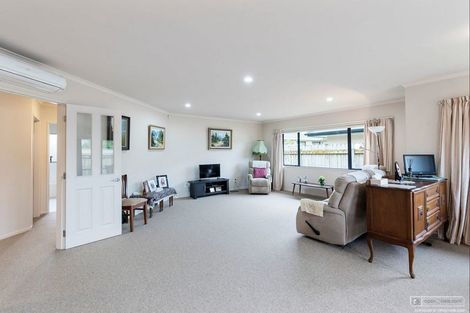 Photo of property in 166a Winchester Street, Levin, 5510