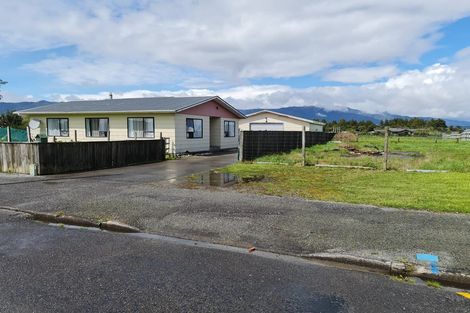 Photo of property in 18 Orowaiti Road, Westport, 7825