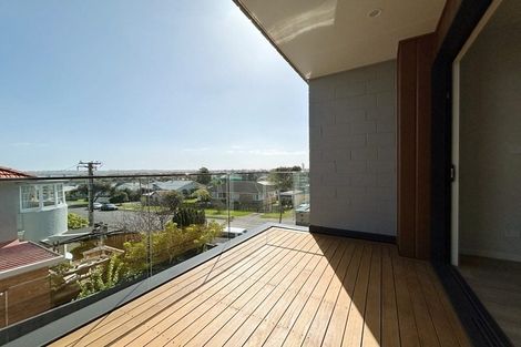 Photo of property in 2/1 Egremont Street, Belmont, Auckland, 0622