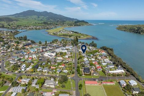 Photo of property in 22 Wallis Street, Raglan, 3225