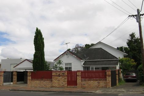 Photo of property in 448 Point Chevalier Road, Point Chevalier, Auckland, 1022