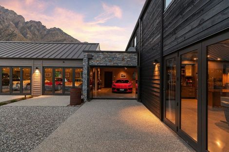 Photo of property in 8 Pendeen Crescent, Jacks Point, Queenstown, 9371