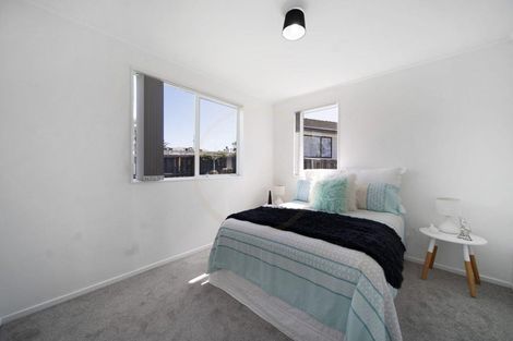 Photo of property in 3/10 Penion Drive, Flat Bush, Auckland, 2023
