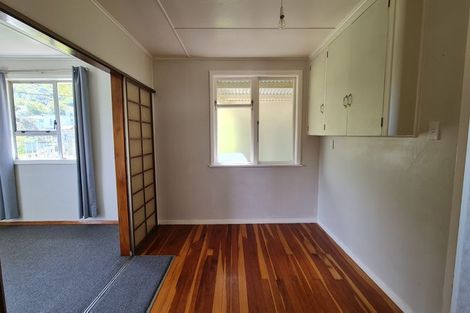 Photo of property in 8 Davidson Crescent, Tawa, Wellington, 5028