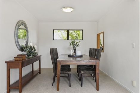 Photo of property in 411 Waitakere Road, Taupaki, Henderson, 0782