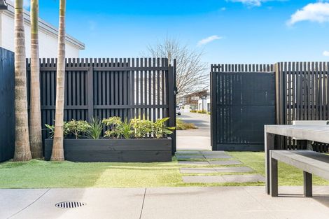 Photo of property in 4/7 Scott Road, Hobsonville, Auckland, 0616