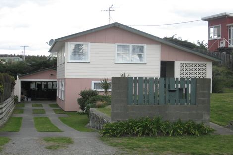 Photo of property in 74 Park Avenue, Waitarere Beach, Levin, 5510