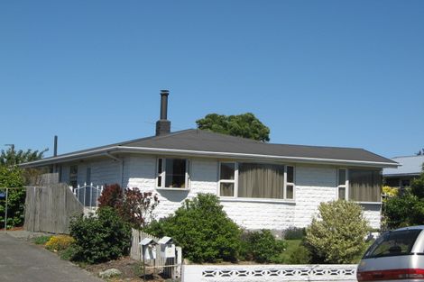 Photo of property in 24 Bickerton Street, Wainoni, Christchurch, 8061