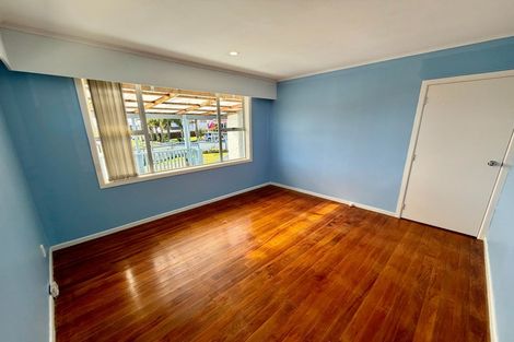 Photo of property in 12 Scanlen Terrace, Kelston, Auckland, 0602