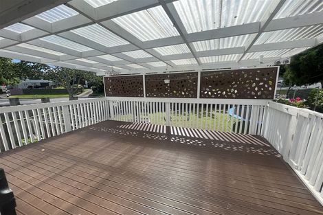 Photo of property in 1/1 Ribblesdale Road, Henderson, Auckland, 0612