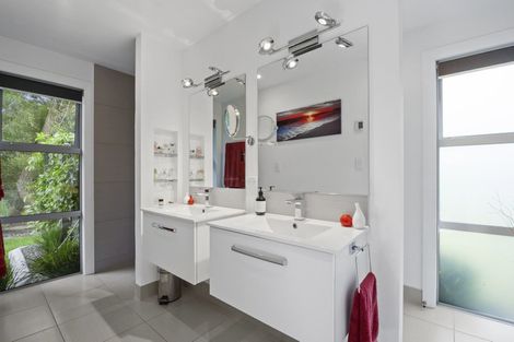 Photo of property in 31 Magnolia Rise, Waipahihi, Taupo, 3330