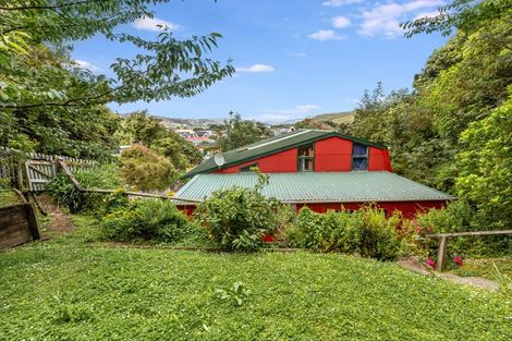 Photo of property in 13 Acheron Road, Paremata, Porirua, 5026