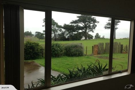 Photo of property in 13 Ebanjane Way, Clendon Park, Auckland, 2103