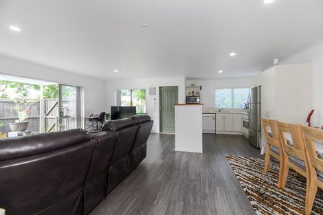 Photo of property in 162 Waitemata Drive, Ranui, Auckland, 0612