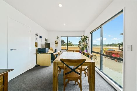 Photo of property in 41 Samwell Drive, Whitby, Porirua, 5024