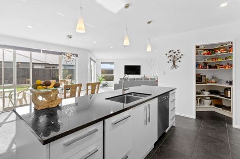 Photo of property in 32 Sutherland Drive, Kaiapoi, 7630