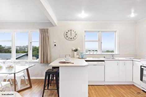 Photo of property in 125 Broderick Road, Johnsonville, Wellington, 6037