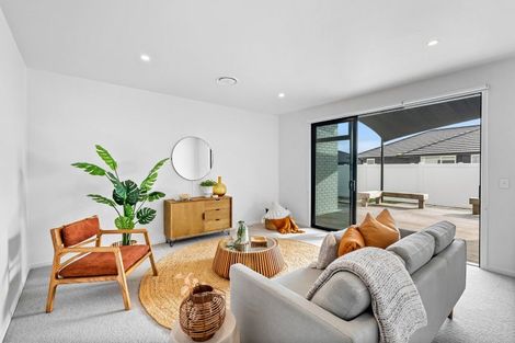 Photo of property in 20 Maturiki Drive, One Tree Point, 0118