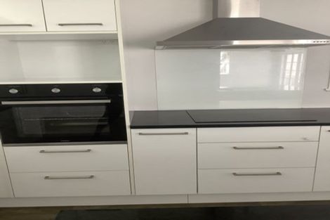 Photo of property in 1 Keats Place, Blockhouse Bay, Auckland, 0600