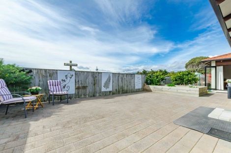 Photo of property in 11 Central Park, Paraparaumu Beach, Paraparaumu, 5032