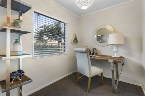 Photo of property in 1/6 Honeysuckle Lane, Mairangi Bay, Auckland, 0630