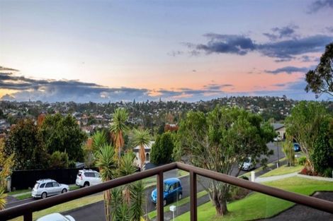 Photo of property in 27 Hollyhock Place, Browns Bay, Auckland, 0630