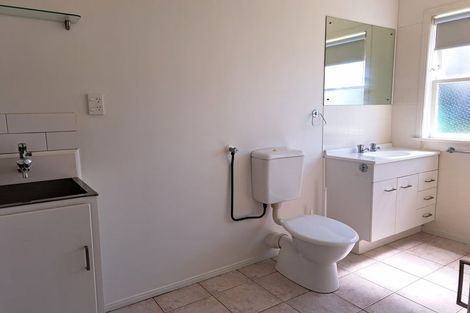 Photo of property in 87 Tiroroa Avenue, Te Atatu South, Auckland, 0610