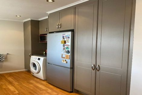 Photo of property in 50 Sylvan Crescent, Te Atatu South, Auckland, 0610