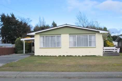Photo of property in 35 Pompolona Street, Te Anau, 9600