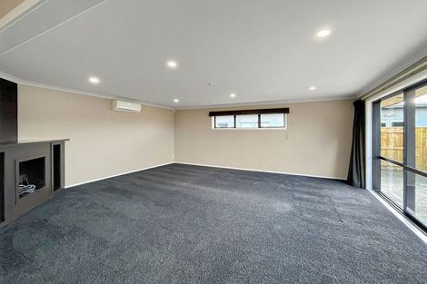 Photo of property in 14 Chestnut Close, Kelvin Grove, Palmerston North, 4414