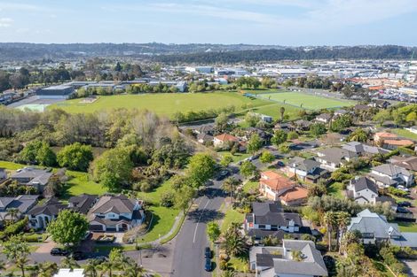 Photo of property in 24 Oakway Drive, Schnapper Rock, Auckland, 0632