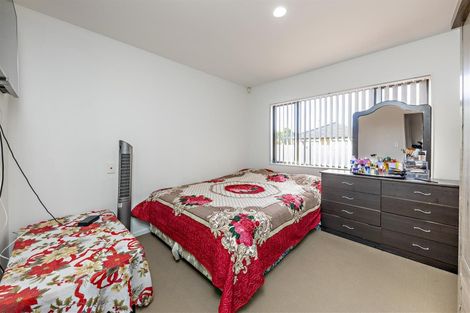 Photo of property in 84 Robert Skelton Place, Clendon Park, Auckland, 2103