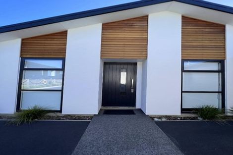 Photo of property in 167 Marine Parade, New Brighton, Christchurch, 8083