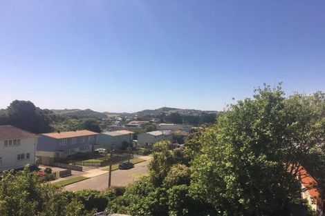 Photo of property in 17 Derby Place, Cannons Creek, Porirua, 5024