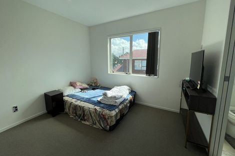 Photo of property in 13 Sohum Place, Manukau, Auckland, 2104