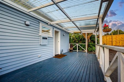 Photo of property in 1/9 Norman Road, Titirangi, Auckland, 0604