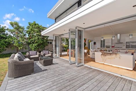 Photo of property in 9 Paraoa Crescent, Omaha, 0986