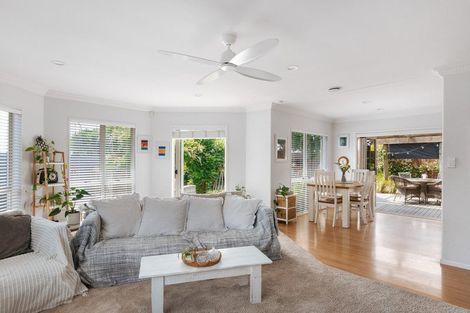 Photo of property in 1 Webb Place, Papamoa Beach, Papamoa, 3118