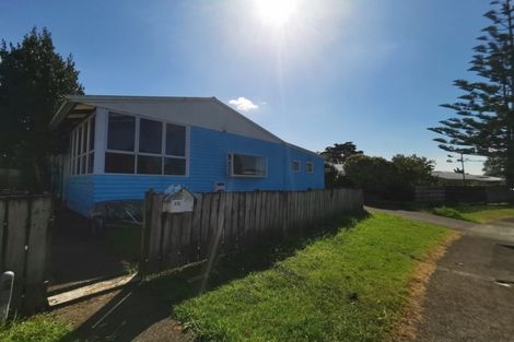 Photo of property in 25 Lendic Avenue, Henderson, Auckland, 0612